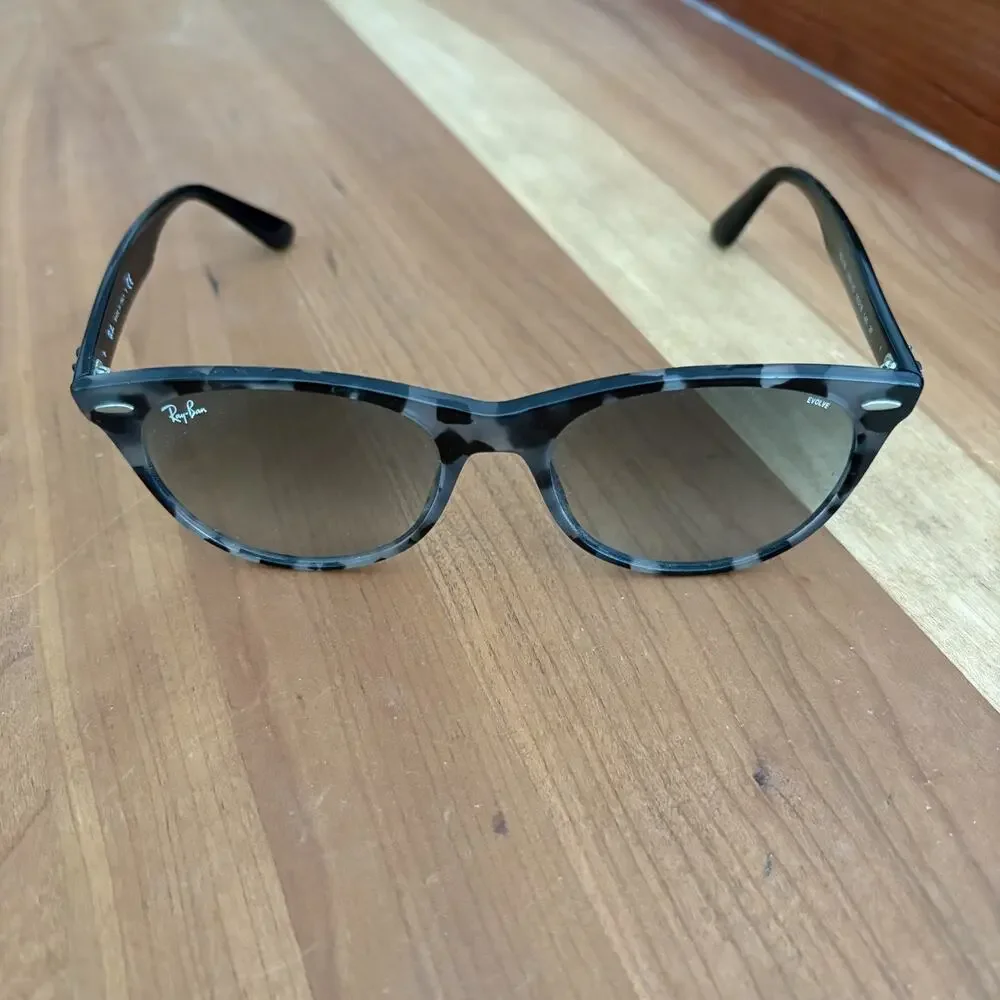 Ray-Ban RB2185 Wayfarer II Sunglasses Black Plastic Frame Gray Tinted 52-18